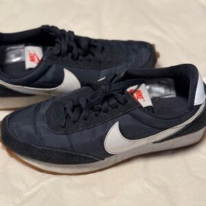 Nike Women’s walking industrial “waffle”